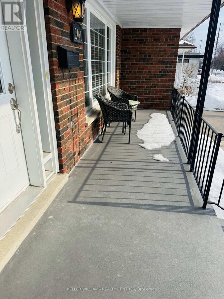 Property Photo:  2461 Hensall Street  ON L5A 2T1 