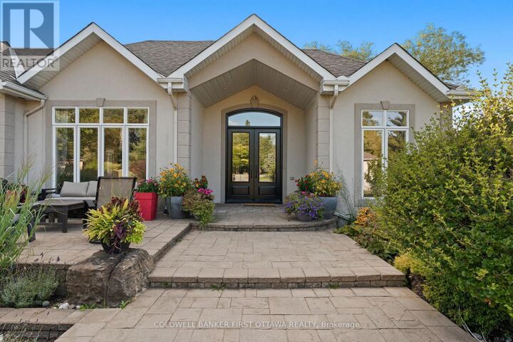 Photo de la propriété:  358 River Road  ON K1V 1R8 