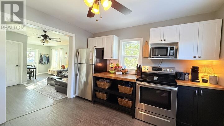 Property Photo:  24 Queen St  ON P8T 1E8 