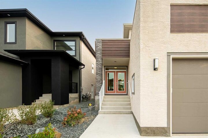 Property Photo:  36 Kite Bay  MB R2V 5E4 