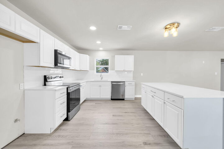 Property Photo:  119 NE Fulmar Circle  FL 32548 