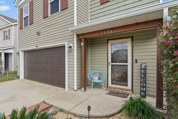 Property Photo:  5898 Little Leaf Court  FL 32570 