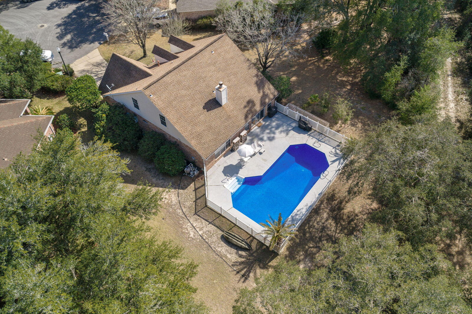 Property Photo: 1706 Crestone Cove FL 32578