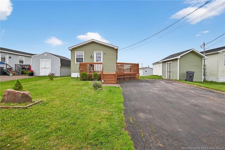 Property Photo:  35 Pollett Lane  NB E1A 9P5 