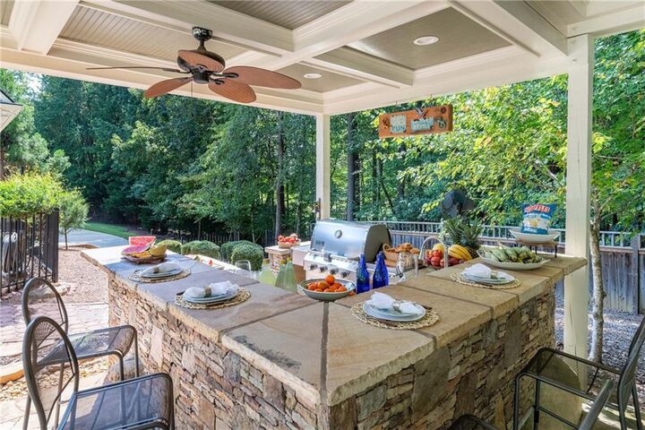 Property Photo: 5300 Hill Road NW GA 30101