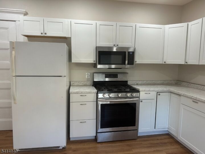 Property Photo:  182 Claremont Ave 2  NJ 07042 