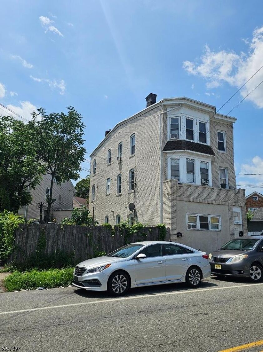Property Photo:  310 Vreeland Ave  NJ 07513 