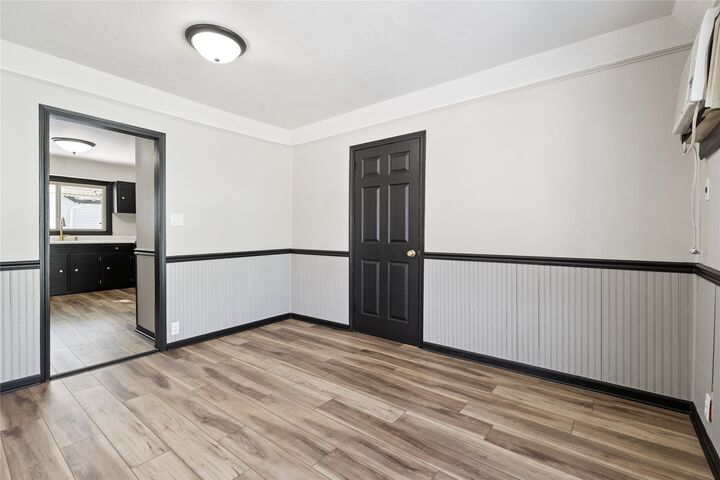 Property Photo: 1300 E 34th Street IA 50317