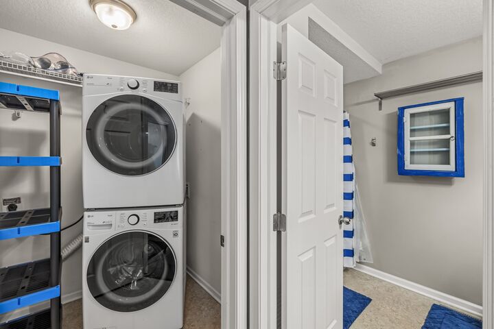 Property Photo:  10324 Stonebridge Drive  IA 50131 