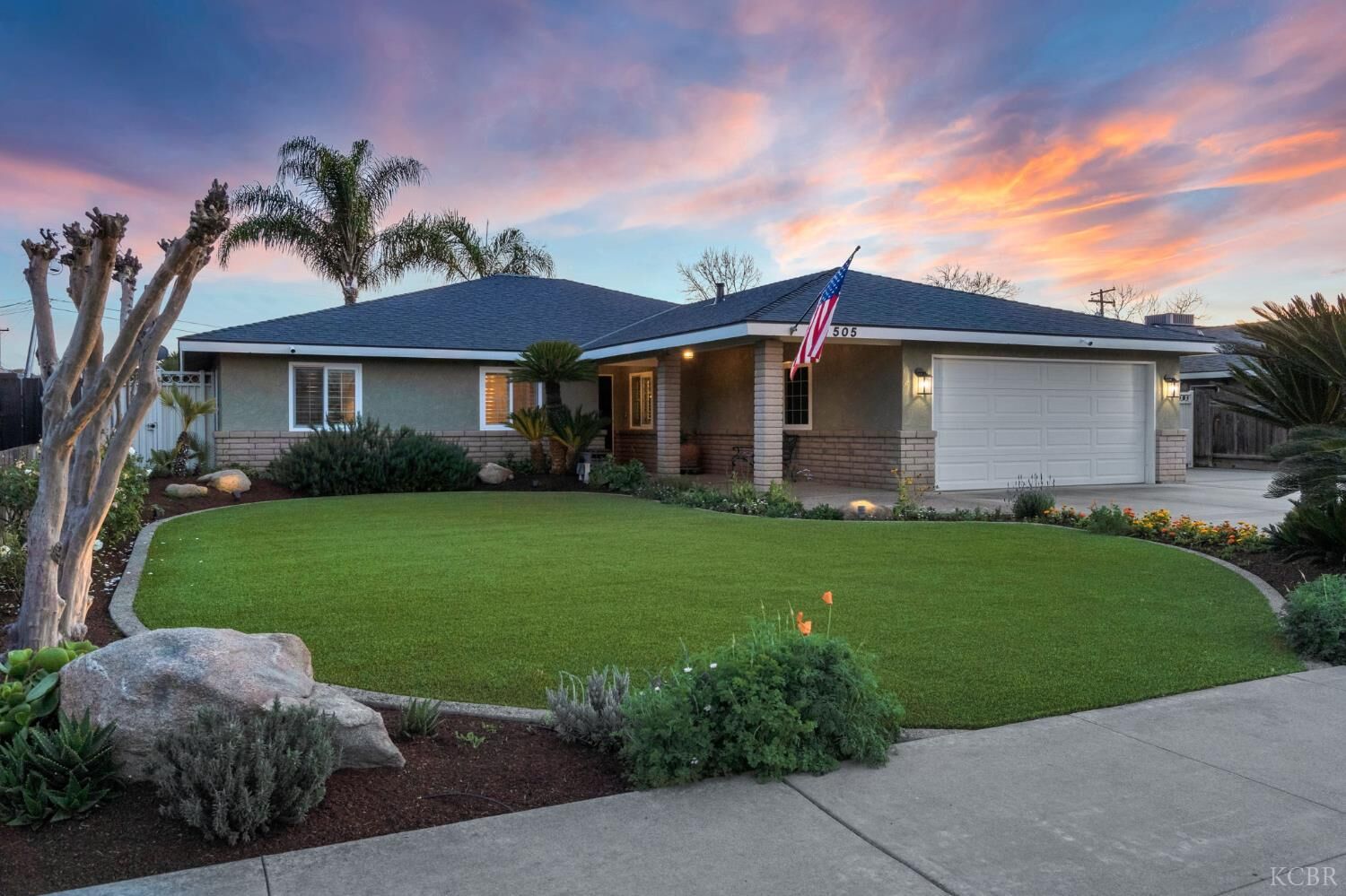 Property Photo:  505 Ash Street  CA 93245 