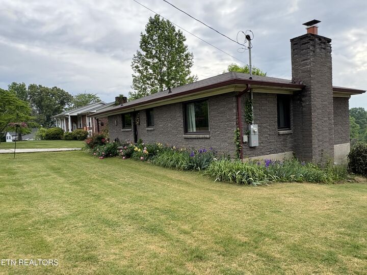 Property Photo:  826 Patton Ferry Rd  TN 37763 
