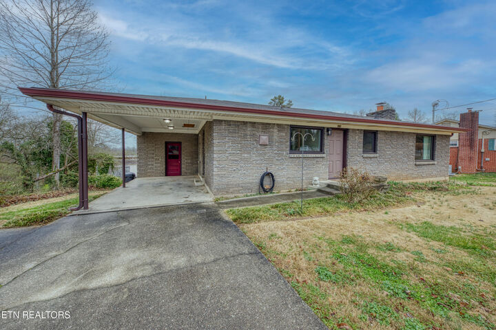 Property Photo: 826 Patton Ferry Rd TN 37763