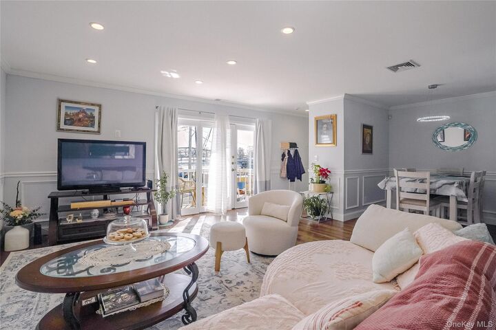 Property Photo:  37 Harbor Lane  NY 10805 