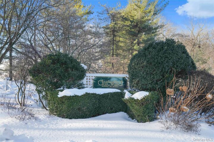 Property Photo:  6 Berrybush Lane 6  NY 10706 