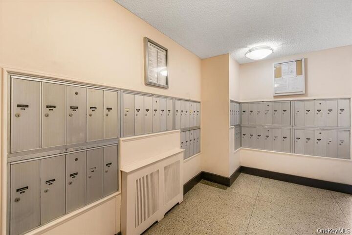 Property Photo:  30 Fleetwood Avenue 1B  NY 10552 