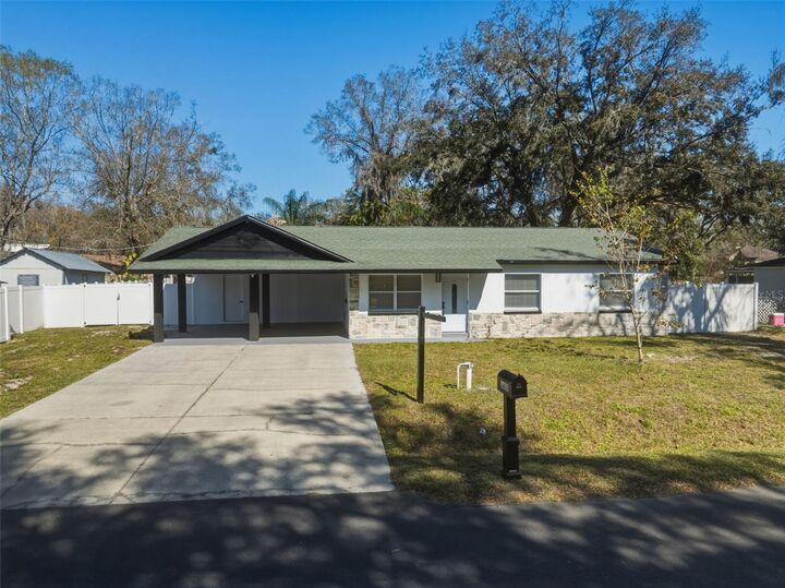 Property Photo:  1413 May Street  FL 33548 