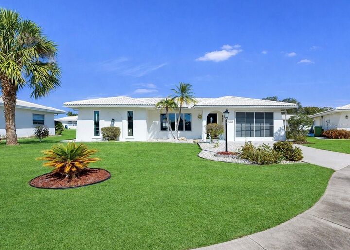 Property Photo:  4005 Palm Court  FL 34208 