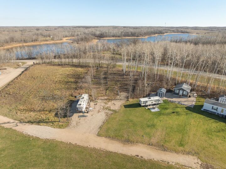 Property Photo:  178 Twin Oaks Dr  ND 58318 