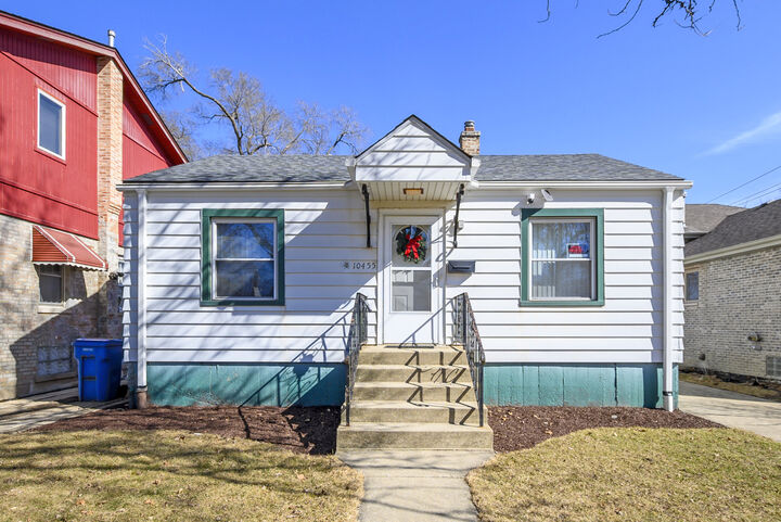 Property Photo: 10455 S Spaulding Avenue IL 60655