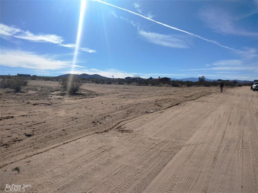 Property Photo: 60649 Stagemans CA 92285