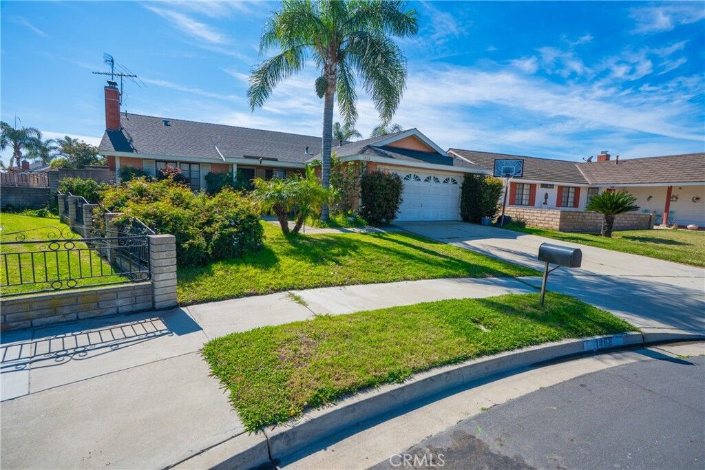 Property Photo:  1468 E Merion Court  CA 91761 