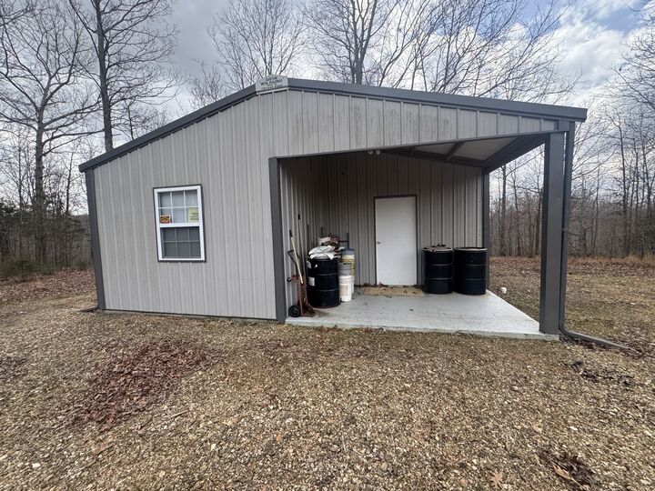 Property Photo:  323 Graham Rd  TN 37050 