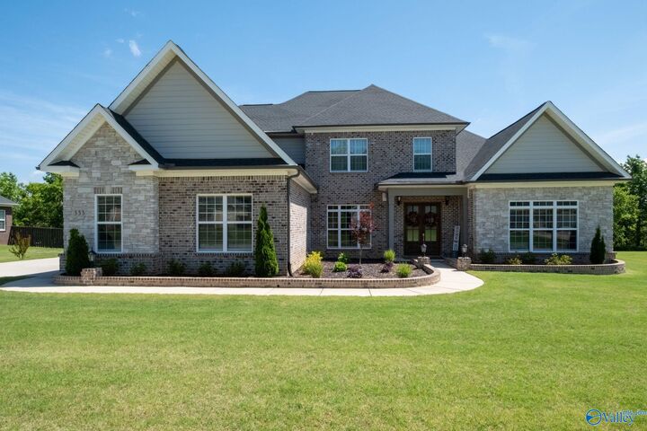 Property Photo: 333 Merrydale Drive AL 35811