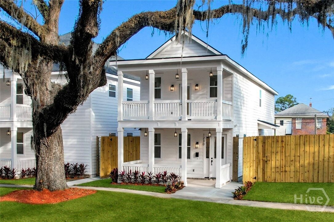 Property Photo: 1230 E Anderson Street GA 31404