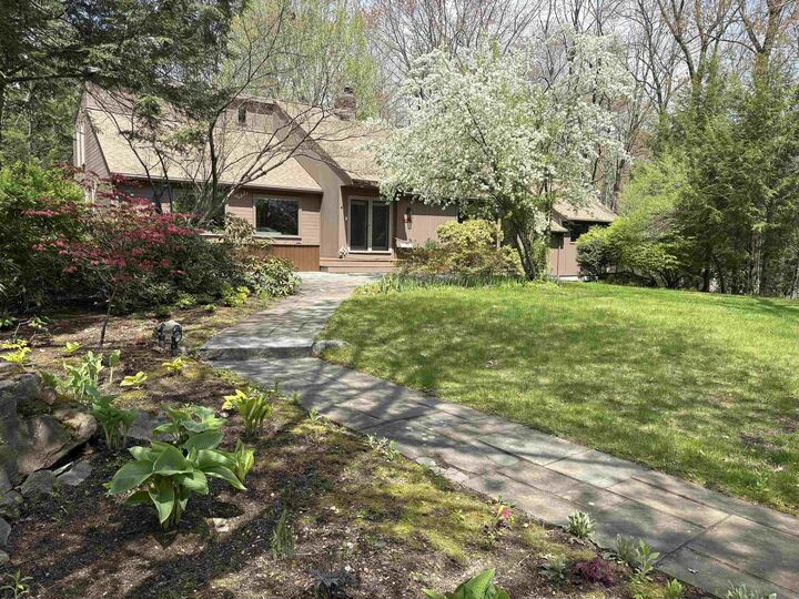 Property Photo: 4 Windsor Boulevard NH 03053