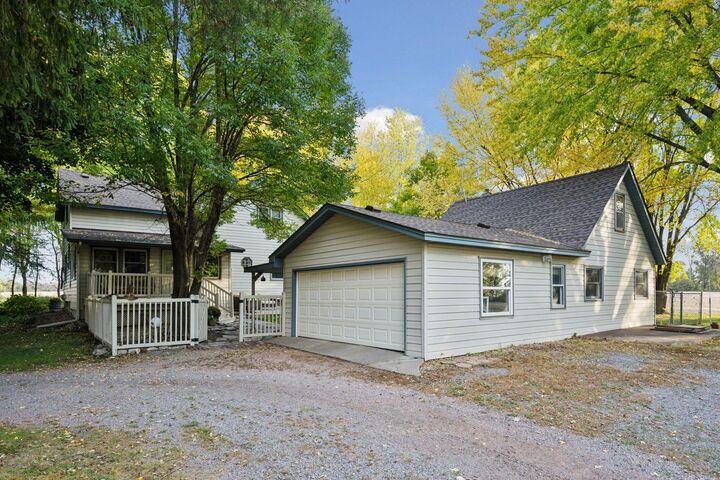 Property Photo:  4113 County Road 33 SE  MN 55313 