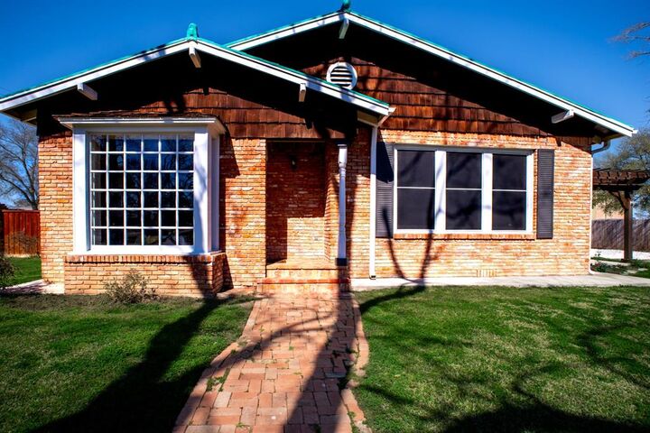 Property Photo: 308 W Colorado TX 76693