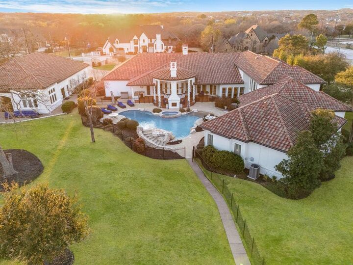 Property Photo:  1075 W Dove Road  TX 76092 