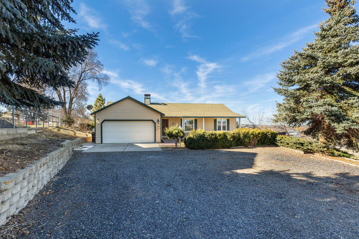Property Photo: 3249 NE Yellowpine Road OR 97754