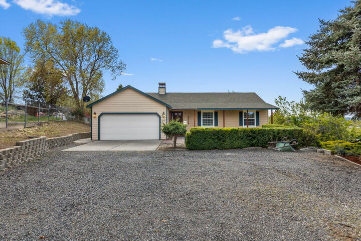 Property Photo:  3249 NE Yellowpine Road  OR 97754 