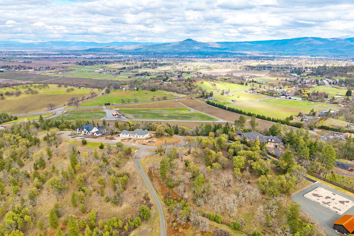 Property Photo: 45 Vineyard View Circle Lot 10 OR 97501