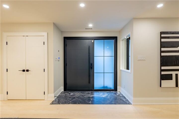 Property Photo:  841 Danforth Place  ON L7T 1S1 