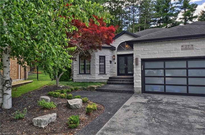 Property Photo:  27 Woodmans Court  ON N2P 2B2 