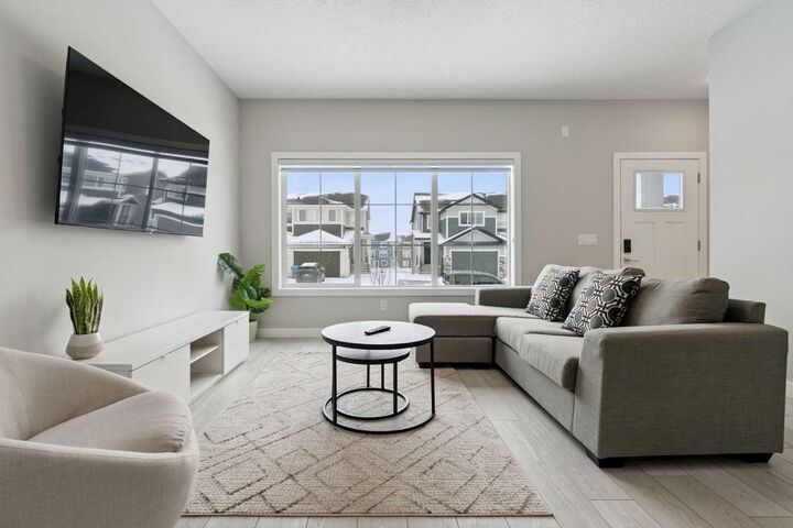 556 Chelsea Gardens — photo 1
