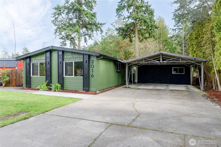 Property Photo:  2016  Queen Anne Pl  WA 98368 