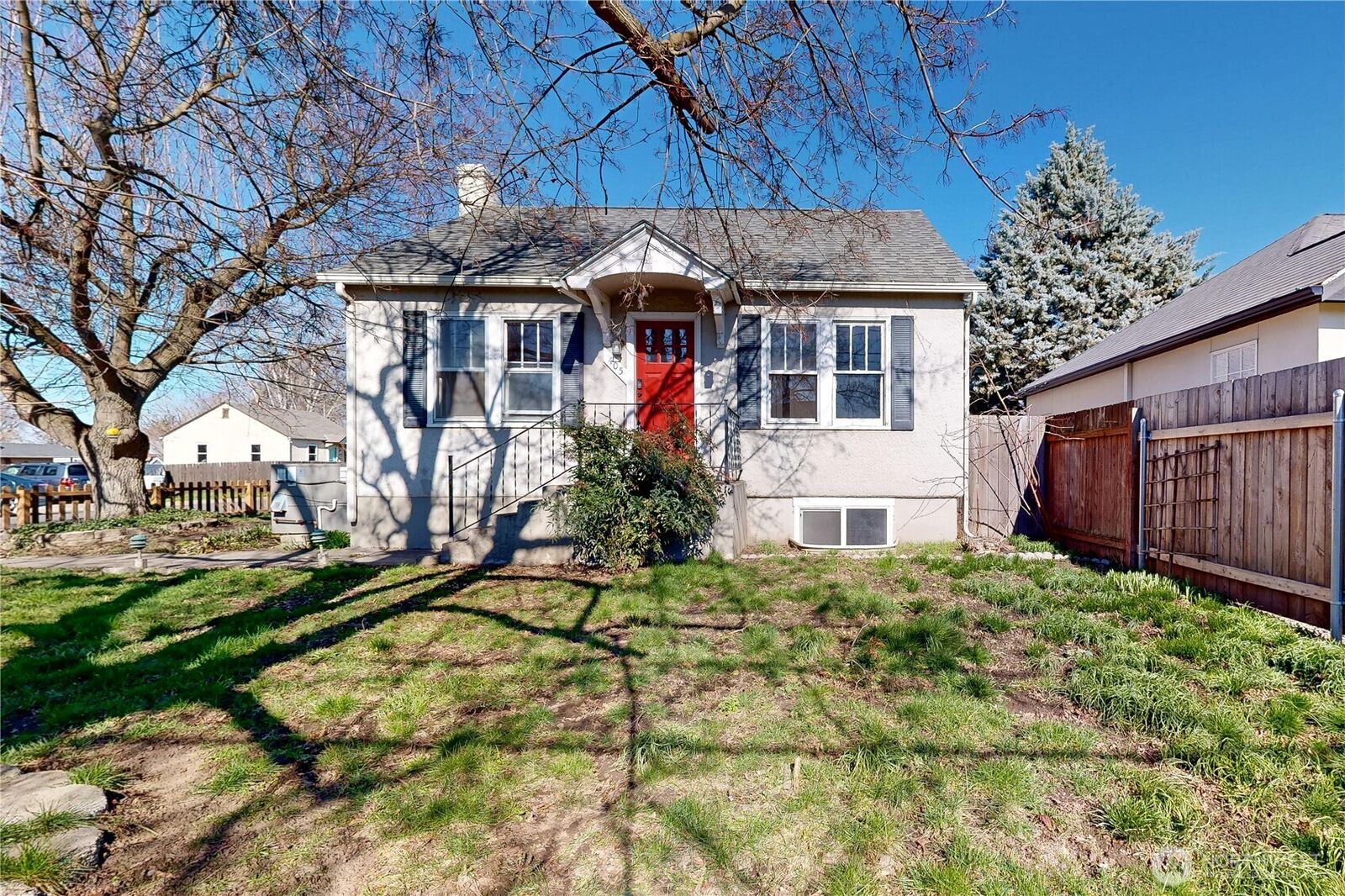 Property Photo:  405 SE 8th Street  WA 99324 