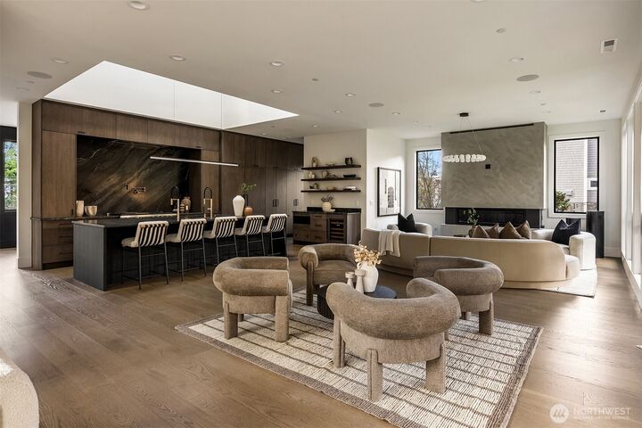 Property Photo: 5808 Lakeview Drive WA 98033