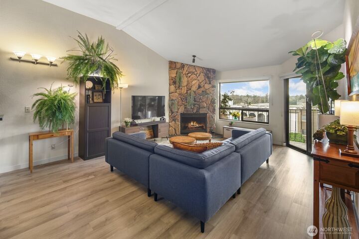 Property Photo: 10601 Bagley Avenue N 304 WA 98133