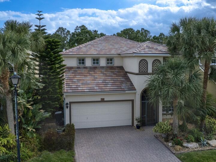 Property Photo: 258 NW Red Cedar Street FL 34957