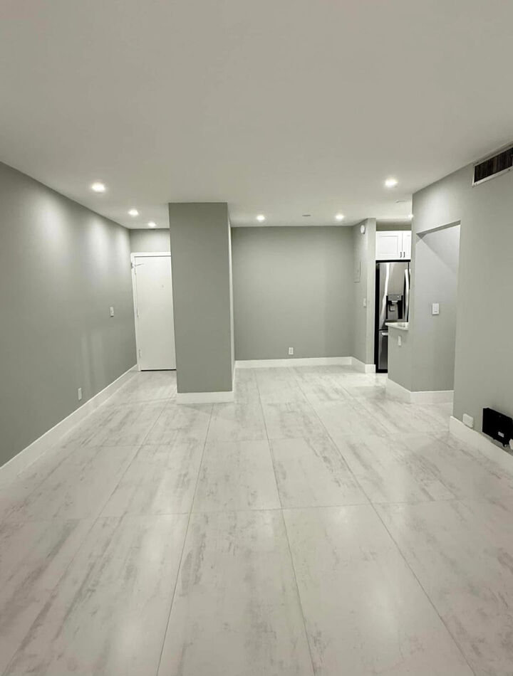 Property Photo:  2191 NE 68th Street 403  FL 33308 