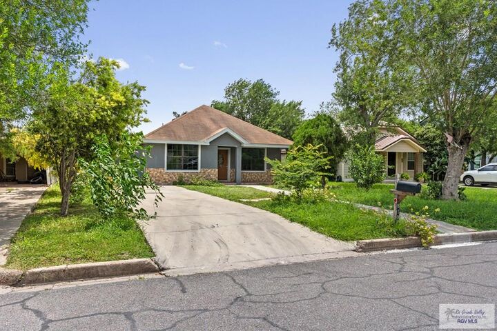 Property Photo: 810 E Filmore Ave TX 78550