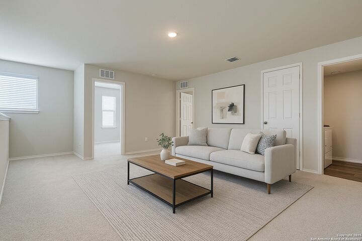 Property Photo: 5923 Rolling Glen TX 78218