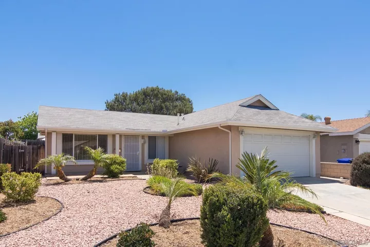 Property Photo:  10939 Avenida Del Gato  CA 92126 