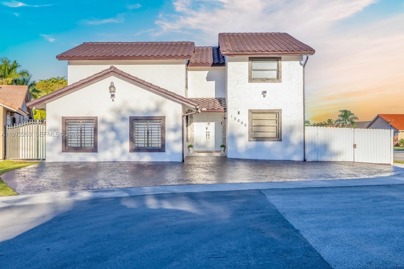Property Photo:  15445 SW 57th St  FL 33193 