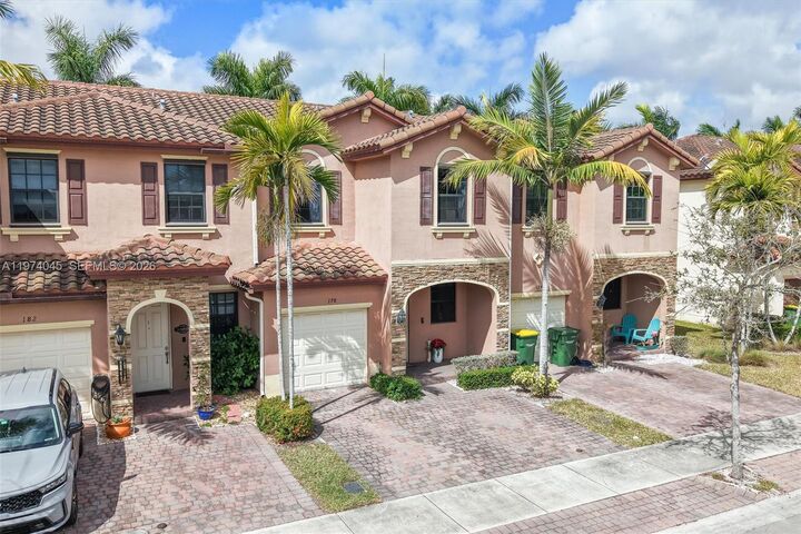 Property Photo:  178 SE 33rd Ter  FL 33033 