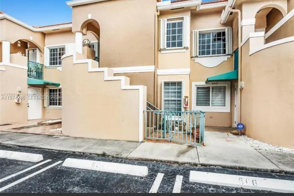 Property Photo:  6466 SW 130th Pl 903  FL 33183 